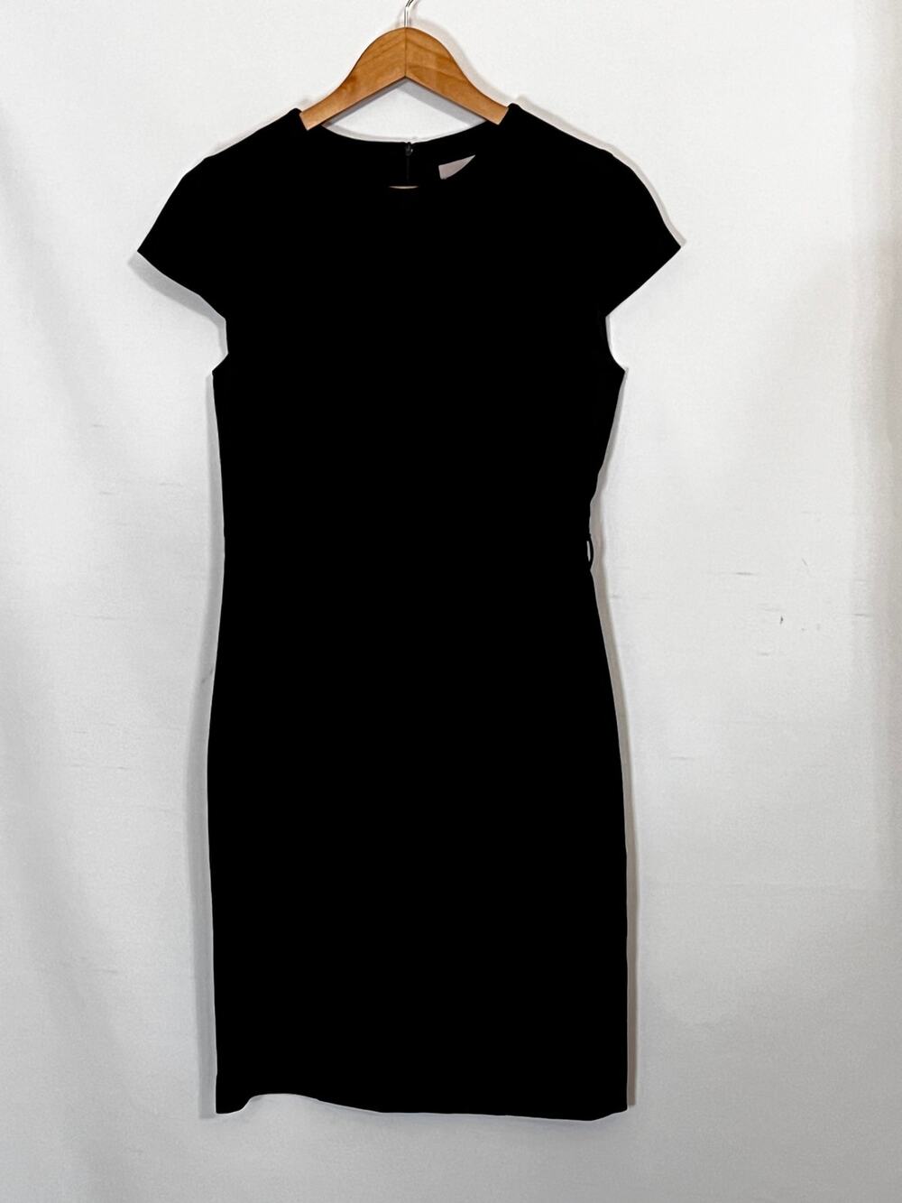 H&M Black Sleeveless Cocktail Dress size Small Pre-Owned aka Little Black Dress